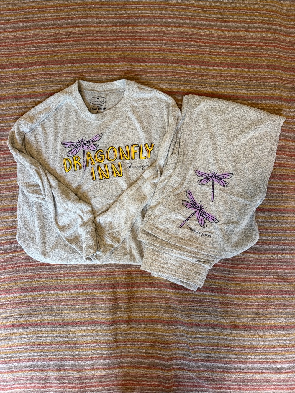 Gilmore Girls Dragonfly Inn Lounge Set